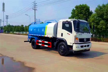 （8-12噸）東風(fēng)D912灑水車(chē)
